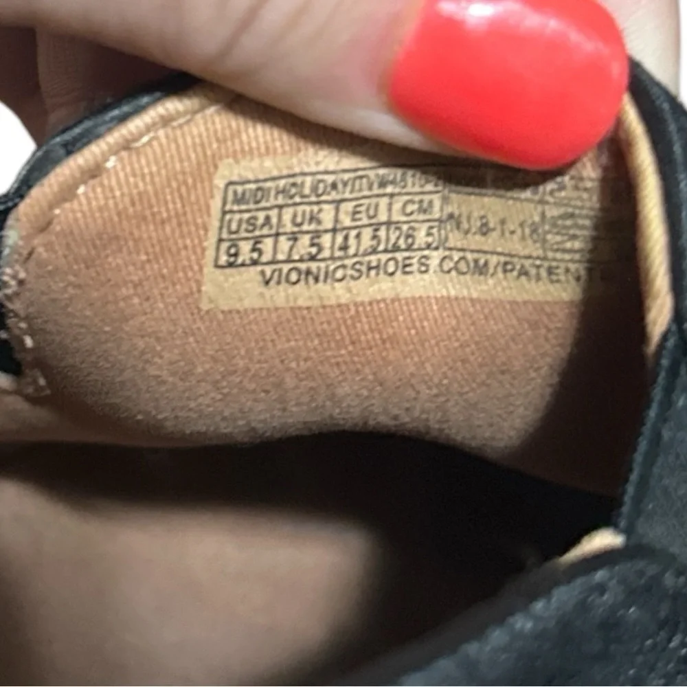 EUC - Vionic Splendid MIDI Holiday Slide Sneakers - size 9.5